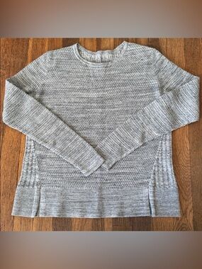 🪻Loft marled gray sweater with front slits. Size S.